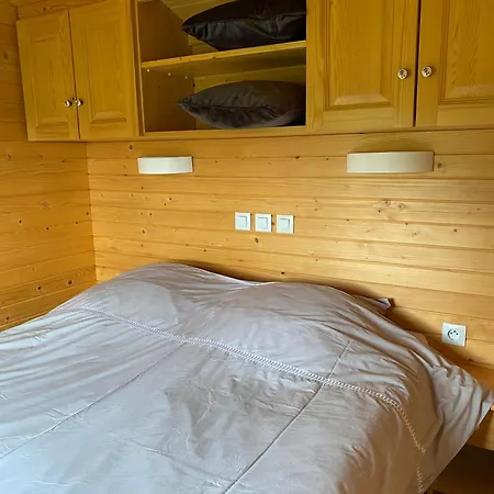 Campsite Roulottes Des Combrailles Saint-Pardoux (Puy-de-Dome)