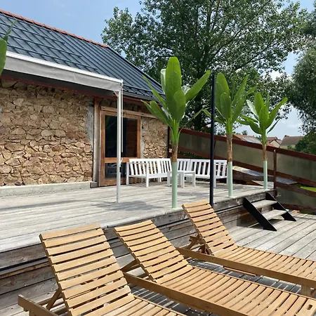 Roulottes Des Combrailles Campsite