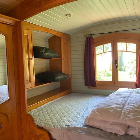 Roulottes Des Combrailles Saint-Pardoux (Puy-de-Dome)