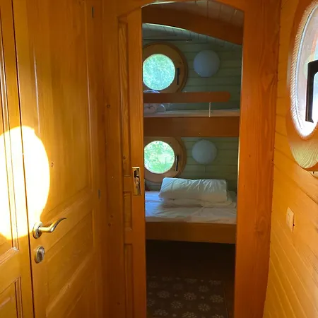 Campingplatz Roulottes Des Combrailles *