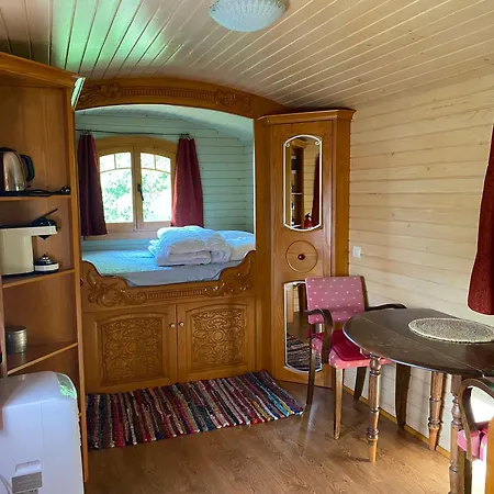 Кемпинг Roulottes Des Combrailles Saint-Pardoux (Puy-de-Dome)