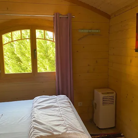 Campingplatz Roulottes Des Combrailles Saint-Pardoux (Puy-de-Dome)