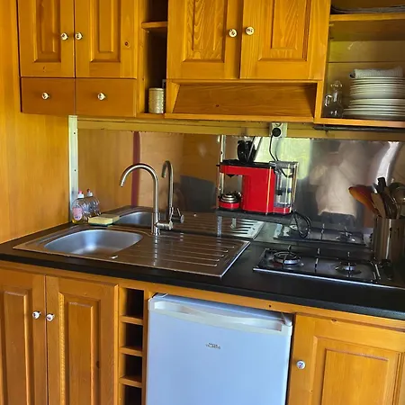 Campingplatz Roulottes Des Combrailles *