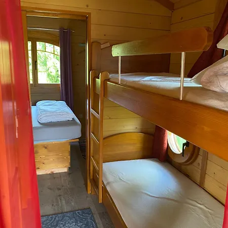 Roulottes Des Combrailles 营地 Saint-Pardoux (Puy-de-Dome)