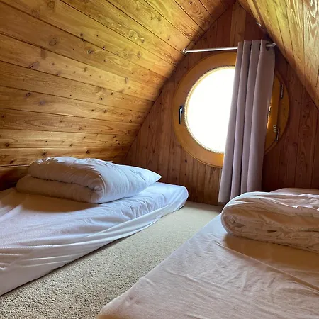 Roulottes Des Combrailles Camping *