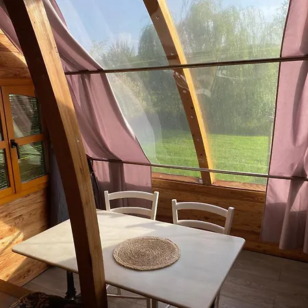 Roulottes Des Combrailles Saint-Pardoux (Puy-de-Dome)