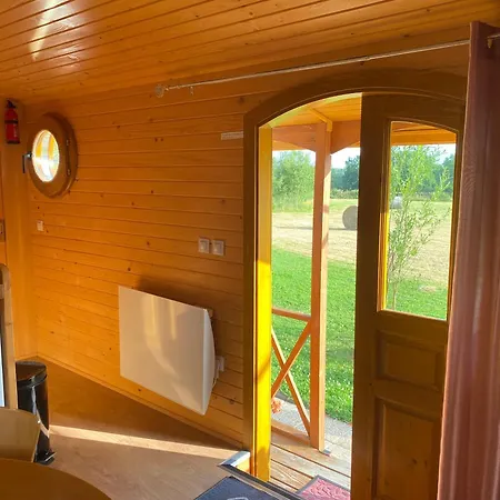 Campingplatz Roulottes Des Combrailles Saint-Pardoux (Puy-de-Dome)