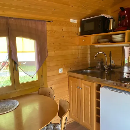 Campingplatz Roulottes Des Combrailles