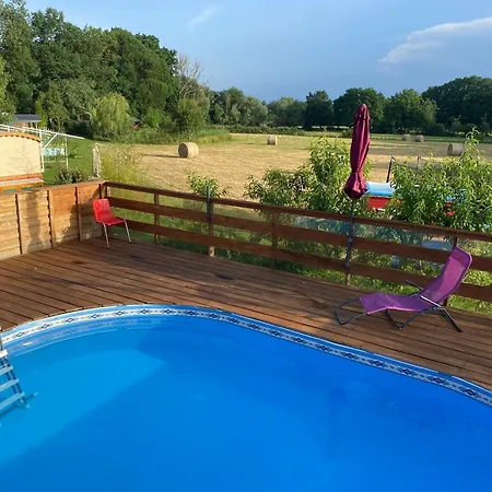 Roulottes Des Combrailles Campingplatz